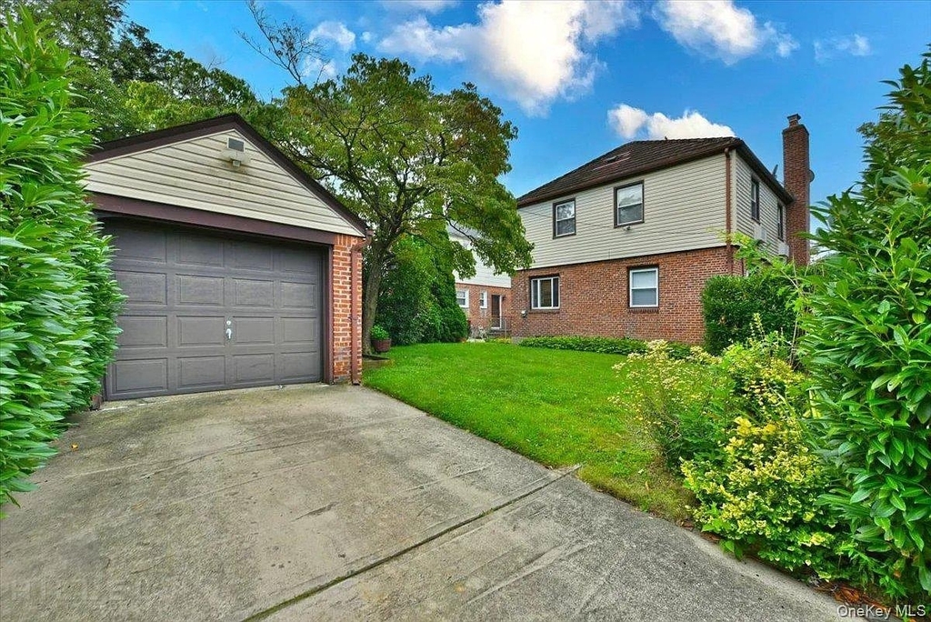 196th Street - Photo 14
