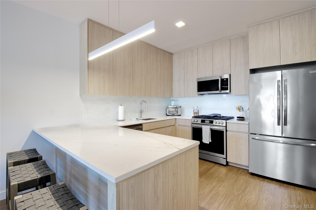 333 Warner Avenue - Photo 2
