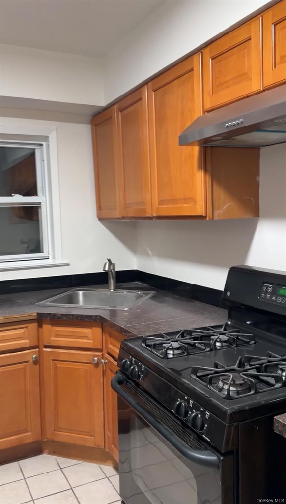 27-52 Curtis Street - Photo 2