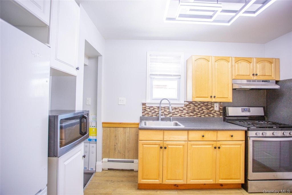1261 Waverly Street - Photo 10
