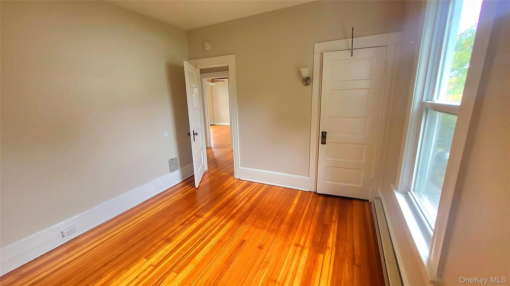 37 Roosevelt Ave-apt 2 - Photo 8
