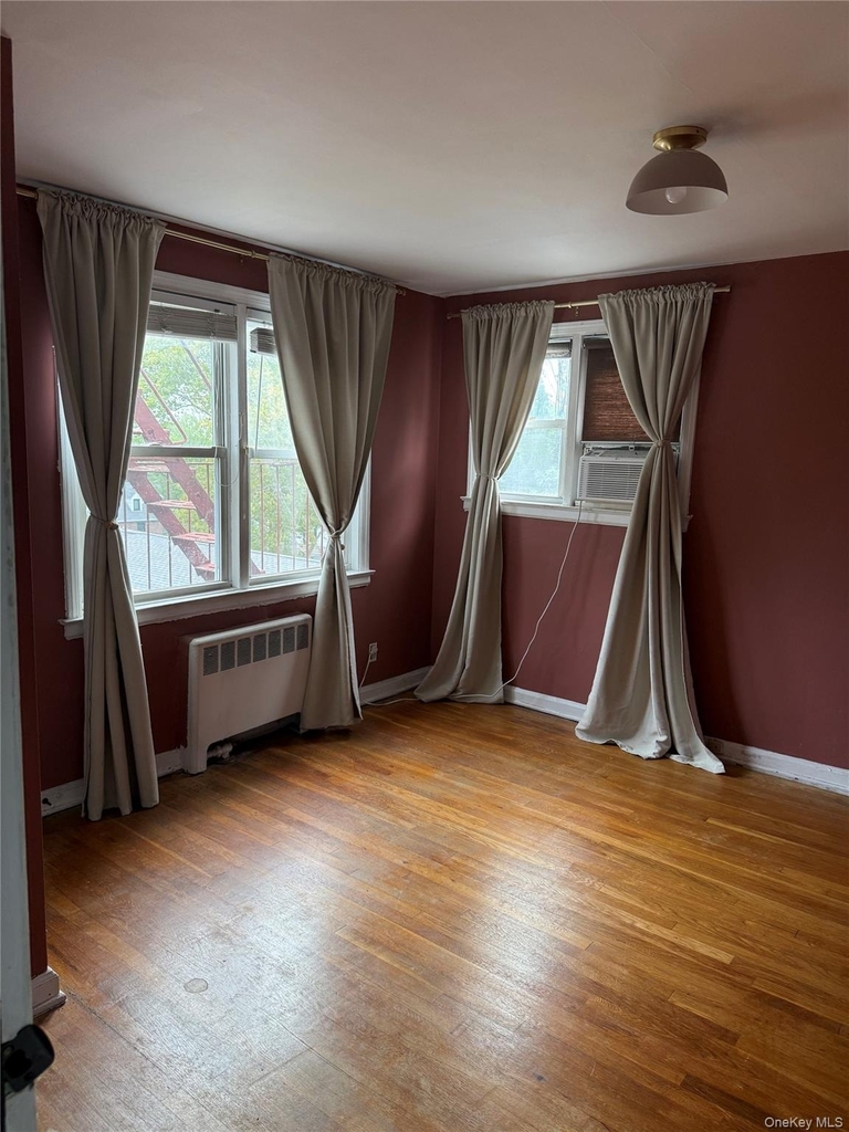 33 E Grand Street - Photo 10