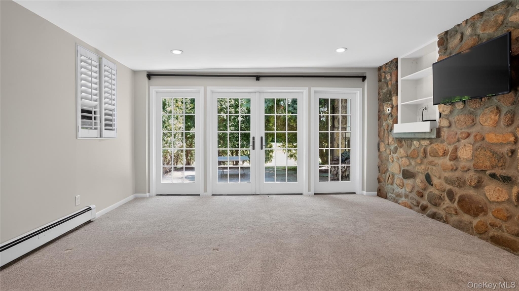 1058 Plandome Road - Photo 7