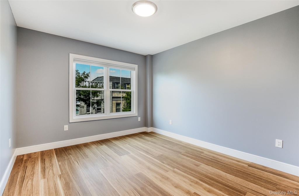 66 Main Street - Photo 4