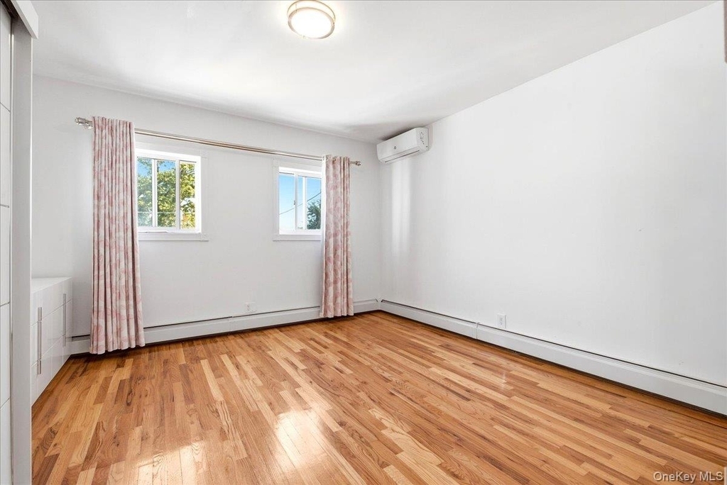 77-32 160th Street - Photo 17