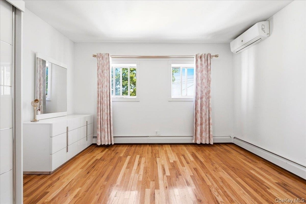 77-32 160th Street - Photo 18