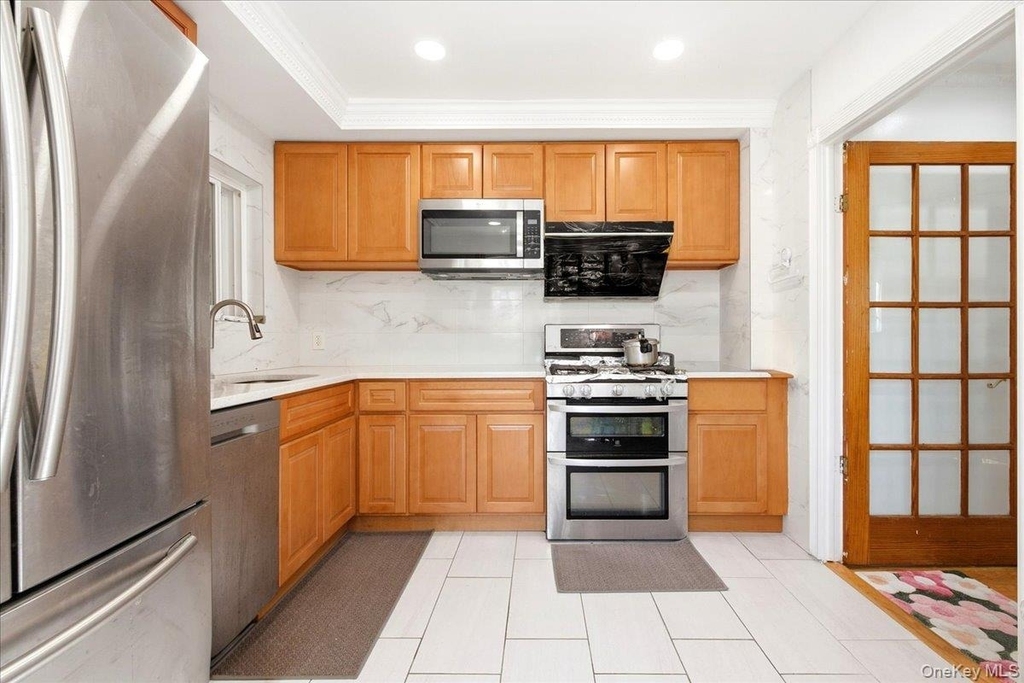 77-32 160th Street - Photo 10