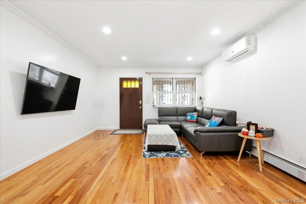 77-32 160th Street - Photo 4