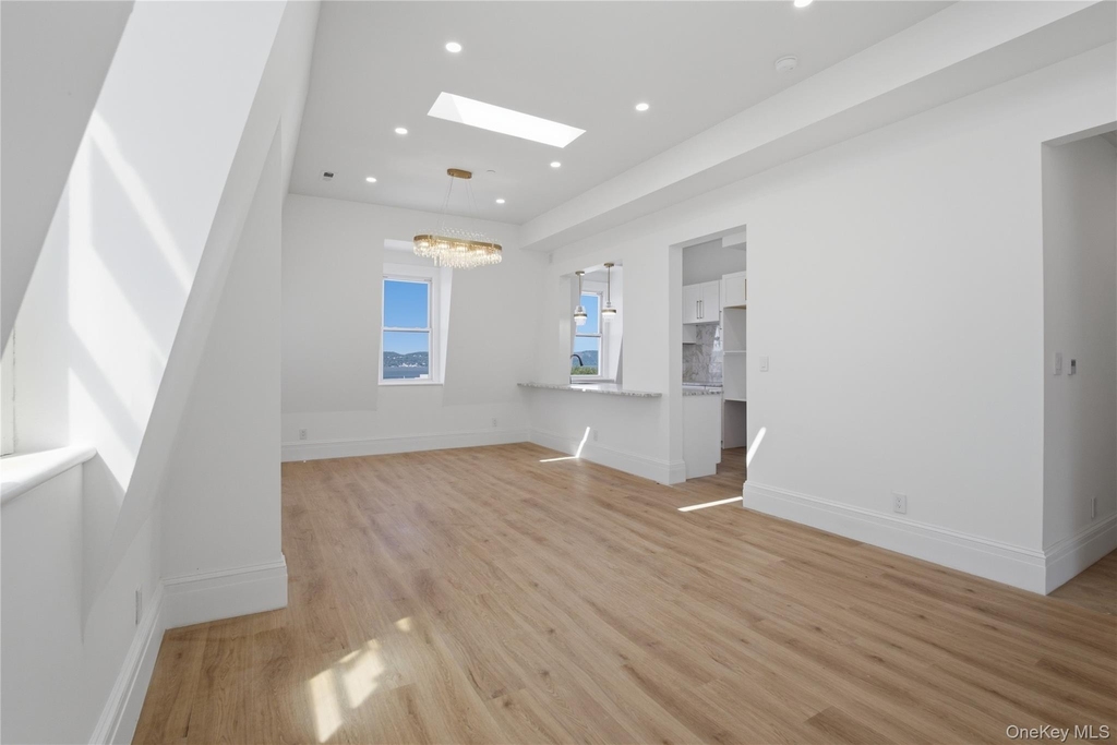 35 South Broadway - Photo 23