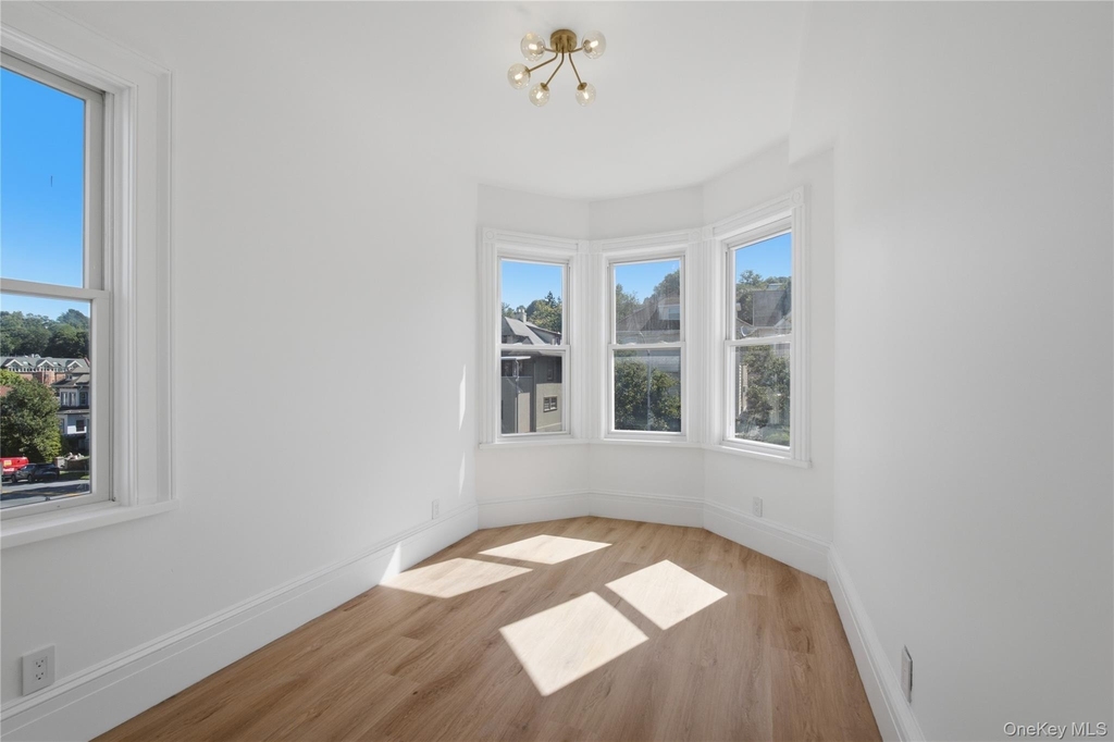 35 South Broadway - Photo 13