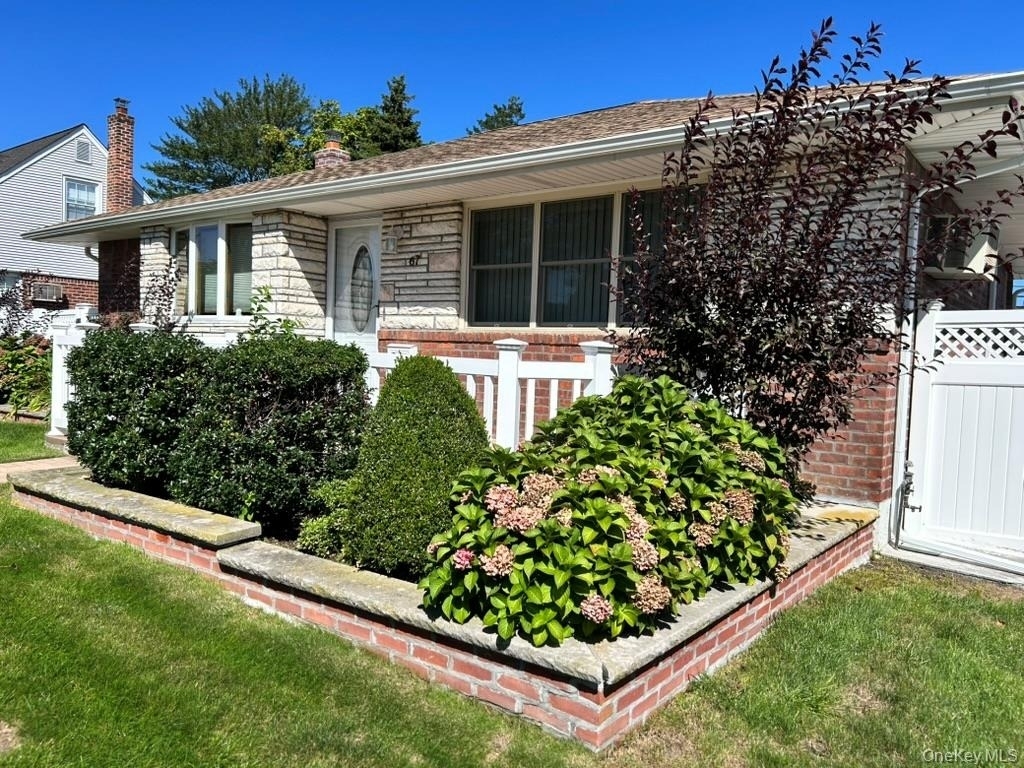 67 Emerson Avenue - Photo 1