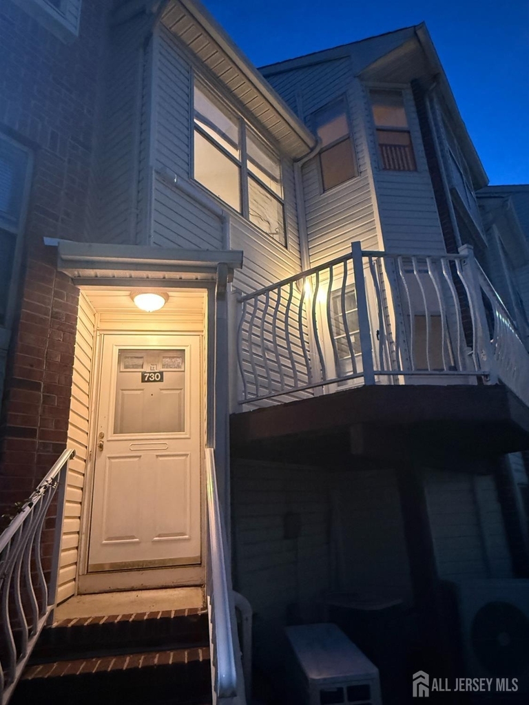 730 Harbortown Boulevard - Photo 3