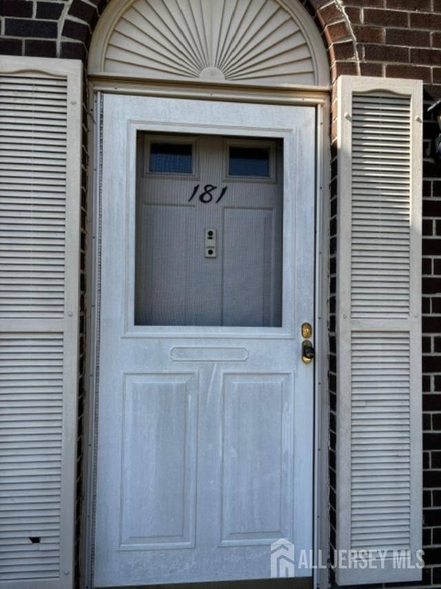 181 Hampshire Court - Photo 1