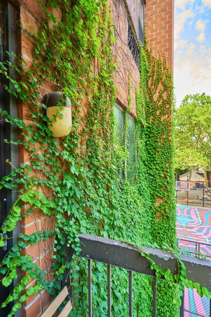 337 W 43rd Street - Photo 8