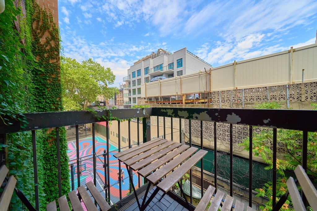 337 W 43rd Street - Photo 7