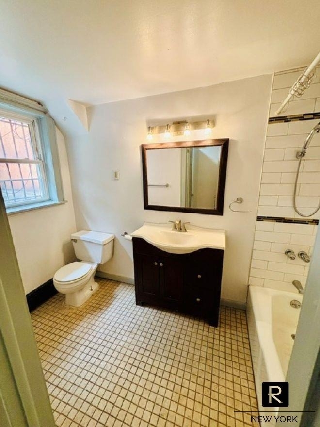 72 Clermont Avenue - Photo 3