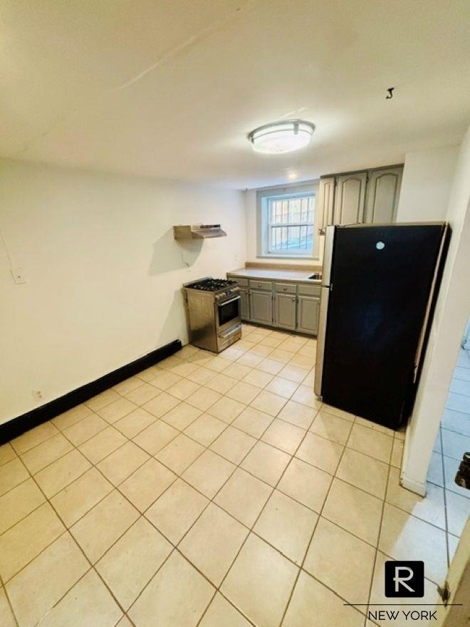 72 Clermont Avenue - Photo 1