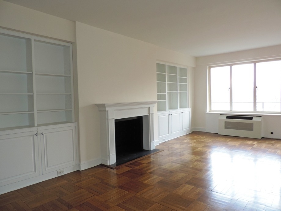 40 Central Park S - Photo 2