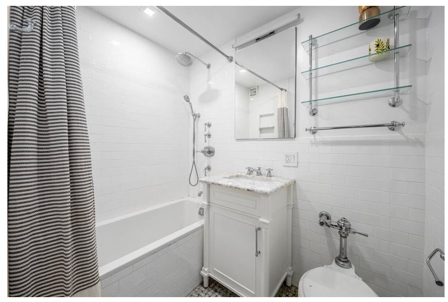 201 E 36th Street - Photo 5