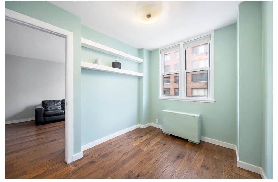 201 E 36th Street - Photo 6