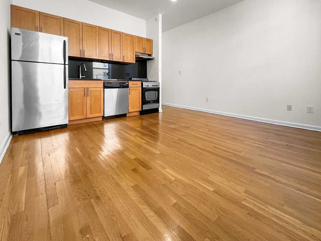 130 E 93rd Street - Photo 1