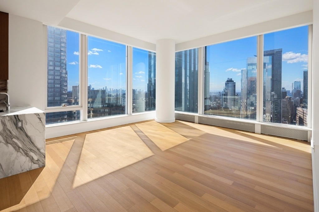 15 E 30th Street - Photo 1