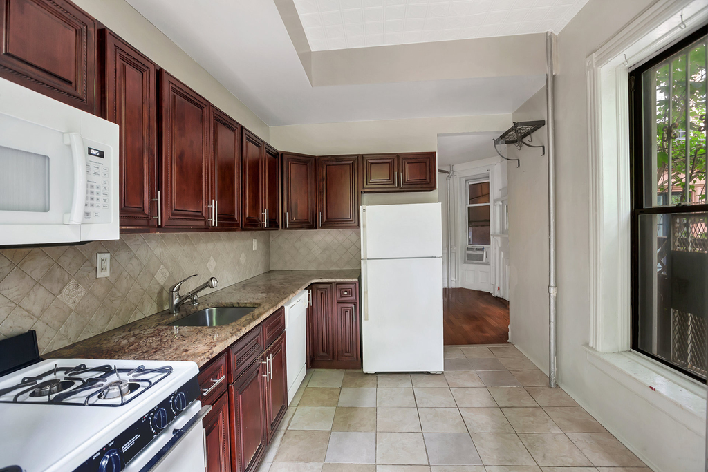 51 Irving Place - Photo 3