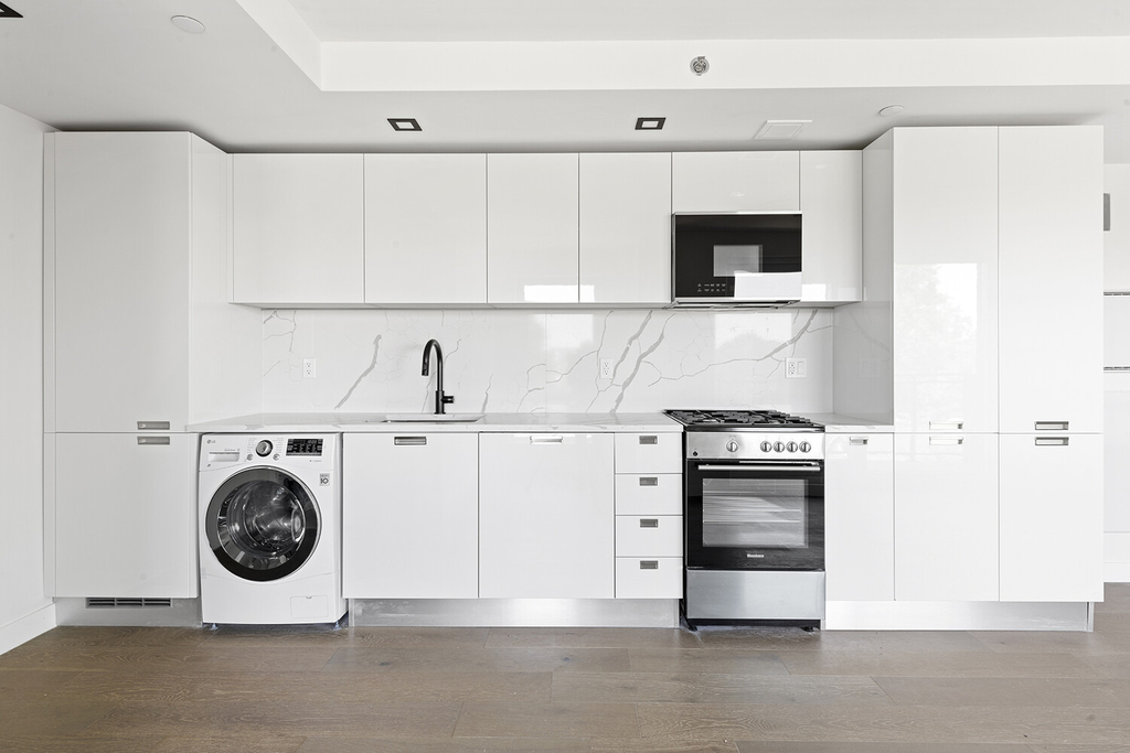 623 Ave H - Photo 3