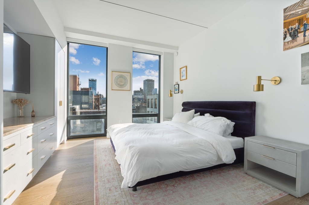 287 E Houston Street - Photo 16