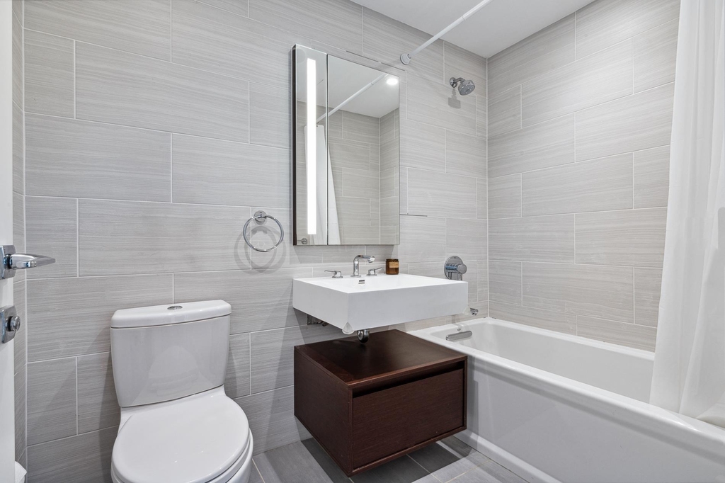 287 E Houston Street - Photo 8