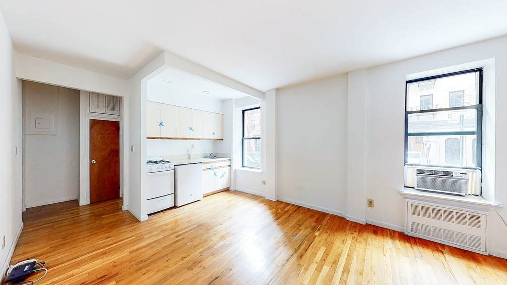 415 East 73rd Street - Photo 2