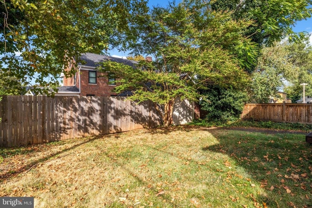 420 W Cork Street - Photo 50