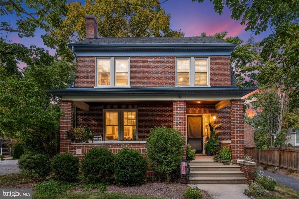 420 W Cork Street - Photo 0