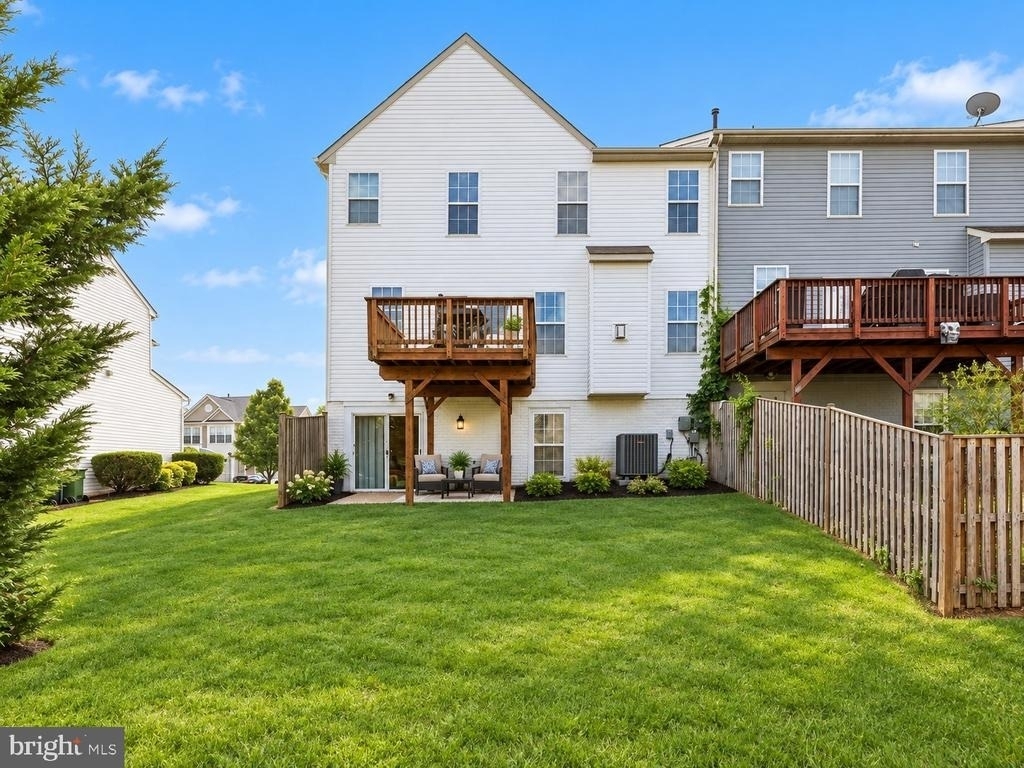 117 Holmes Street - Photo 1