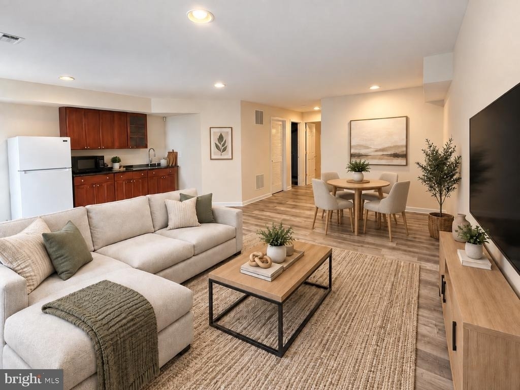 117 Holmes Street - Photo 3