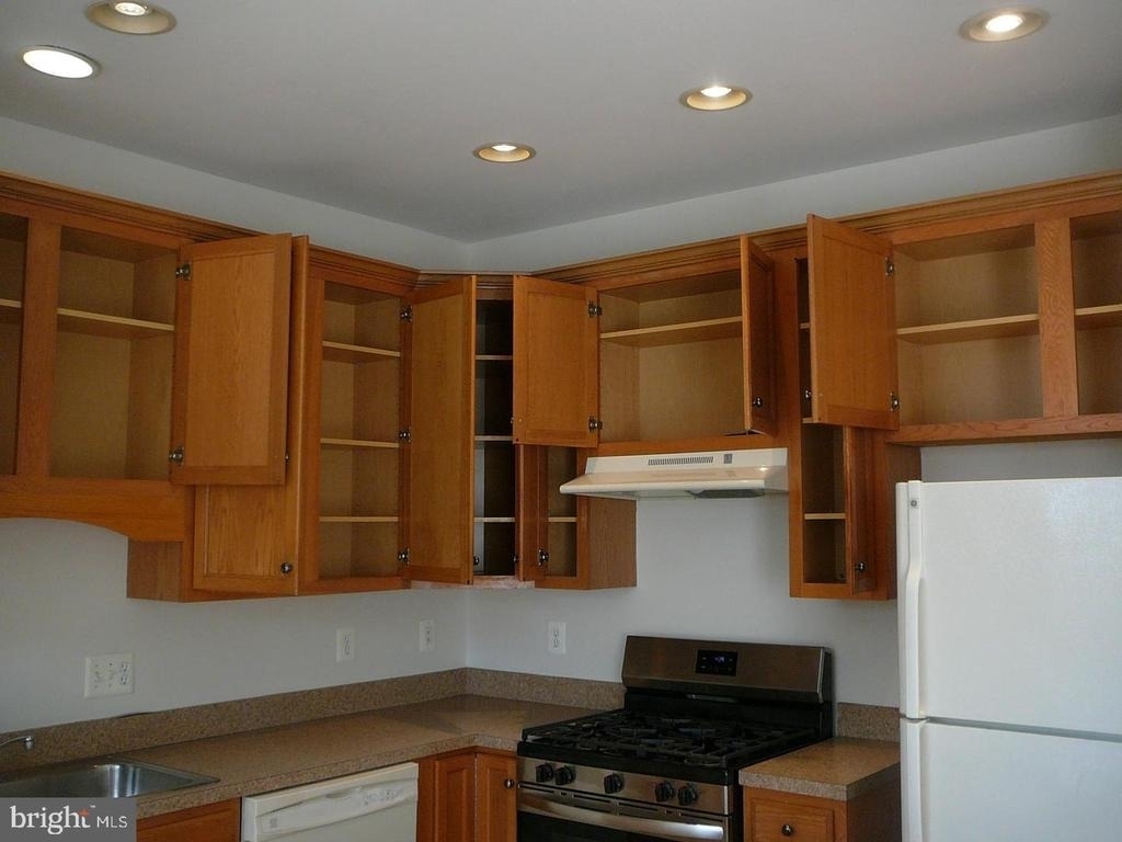 38 Pike Place - Photo 23