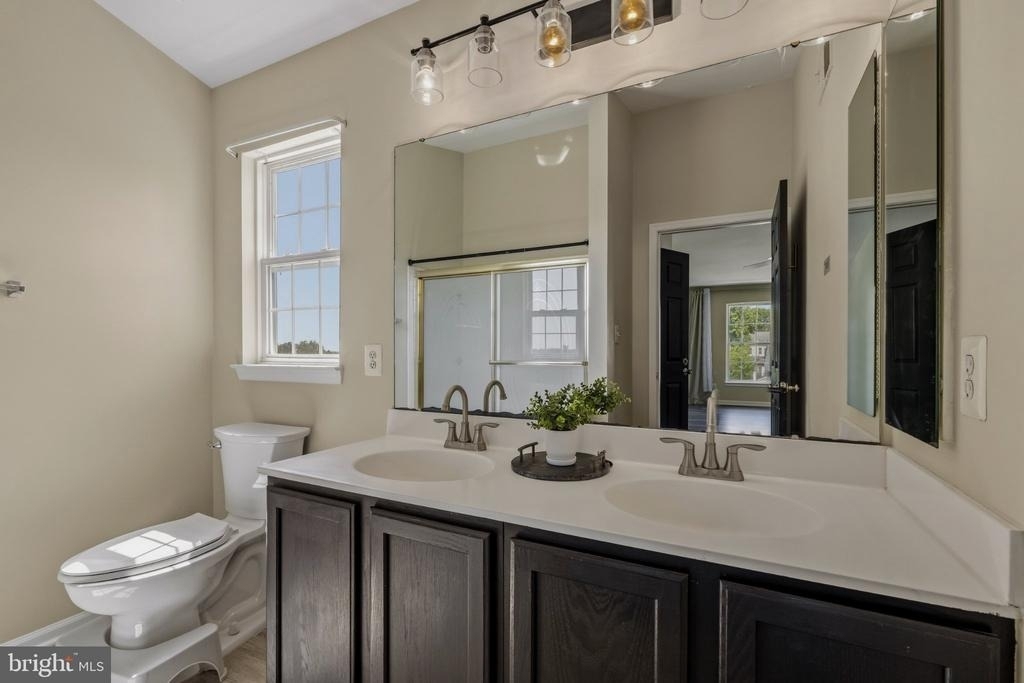 2033 Germander Way - Photo 40