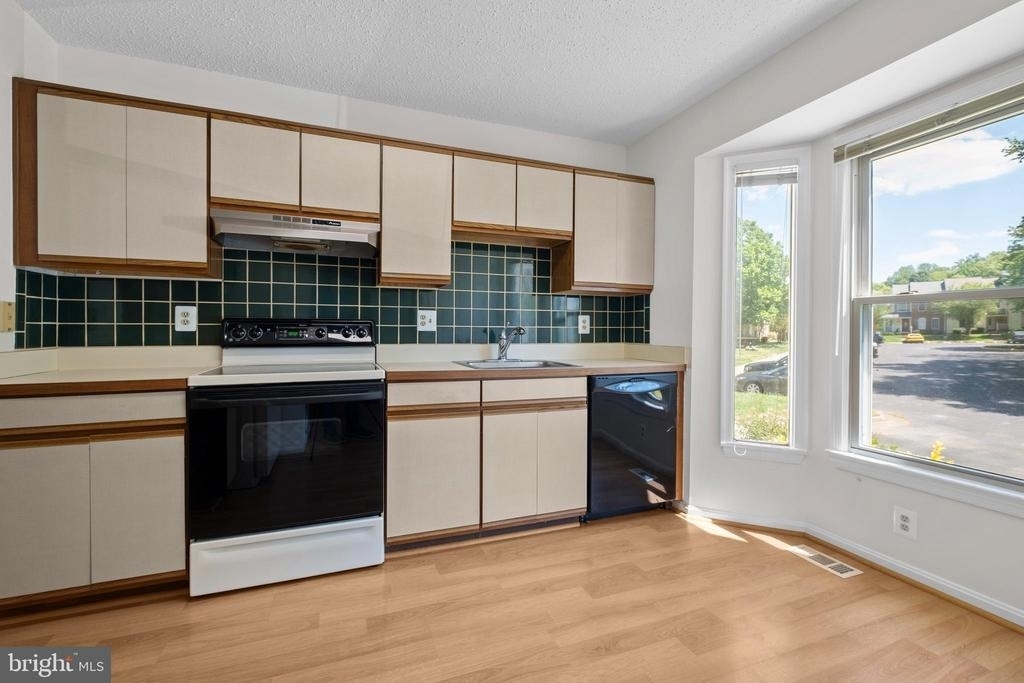 11513 Hill Meade Lane - Photo 6