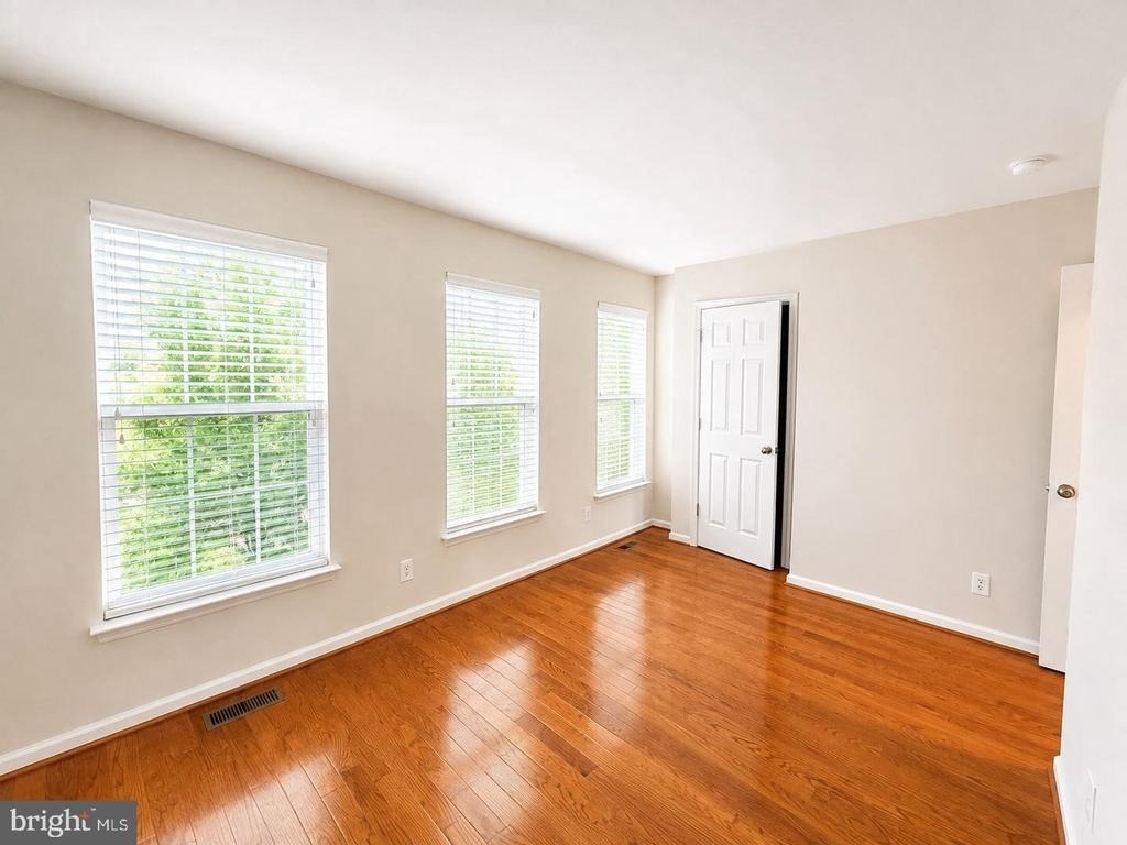 43524 Wheadon Terrace - Photo 3