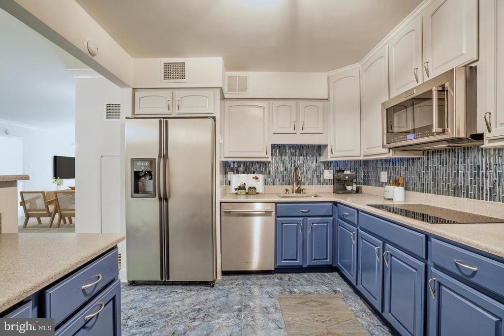 1800 Old Meadow Road - Photo 4