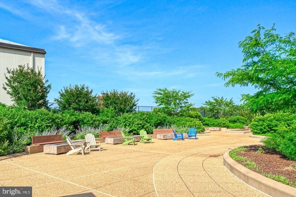 1800 Old Meadow Road - Photo 30