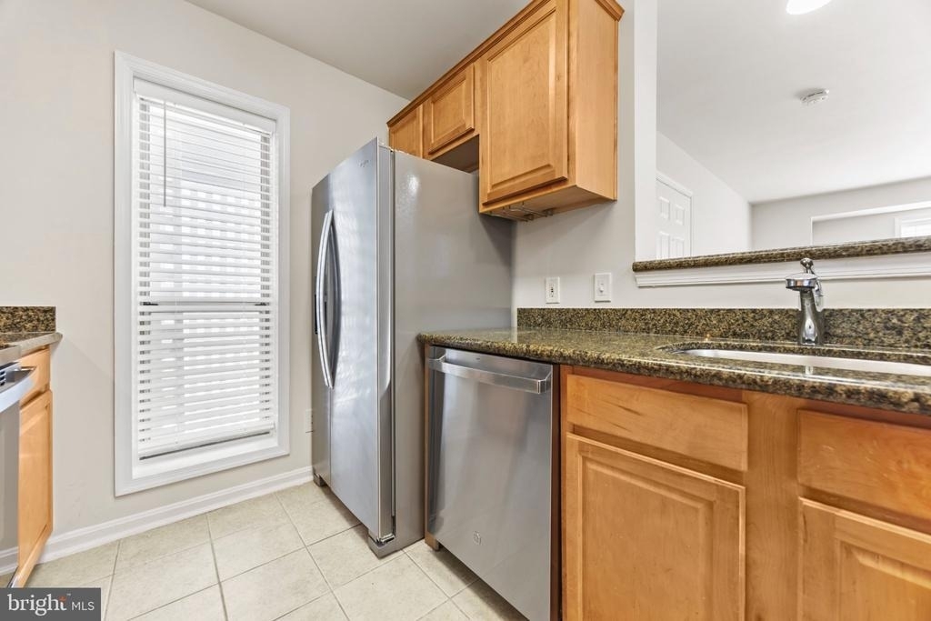 3175 Summit Square Drive - Photo 5