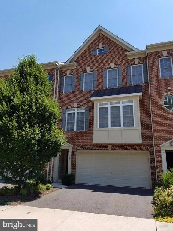 5985 Meadow Brook Drive - Photo 1