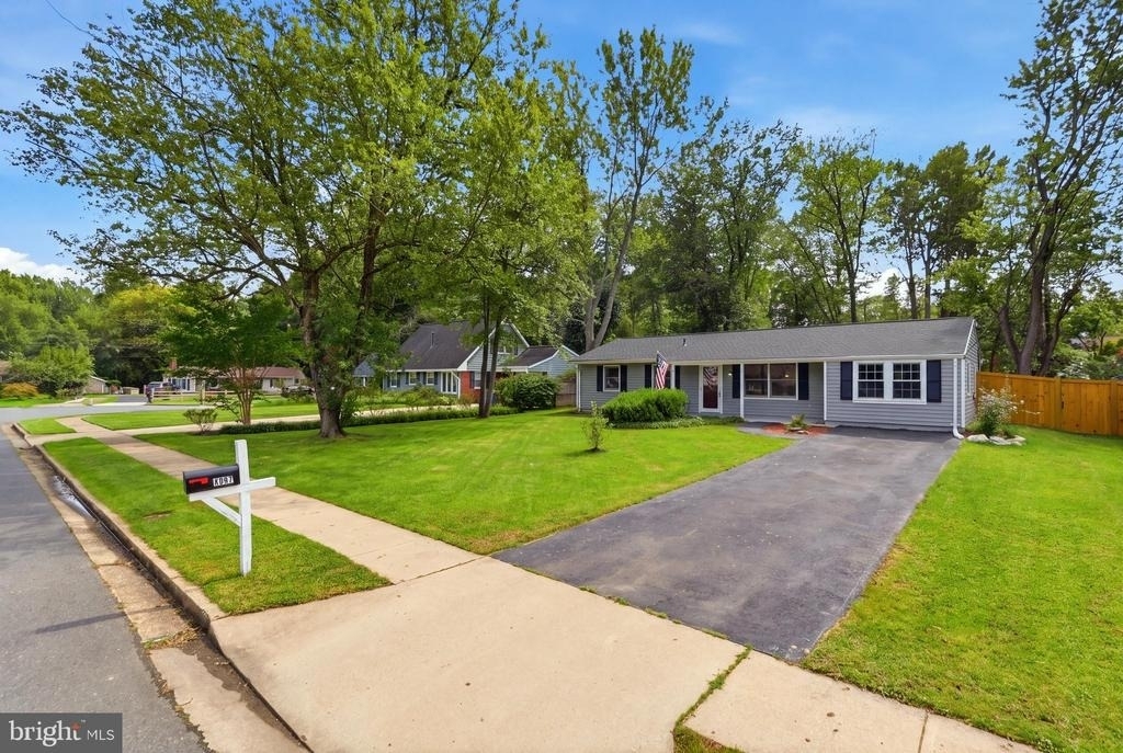 4907 Shirley Street - Photo 0