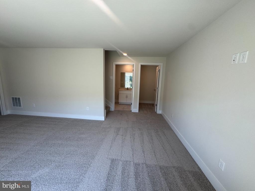 139 Wappinger Terrace - Photo 43