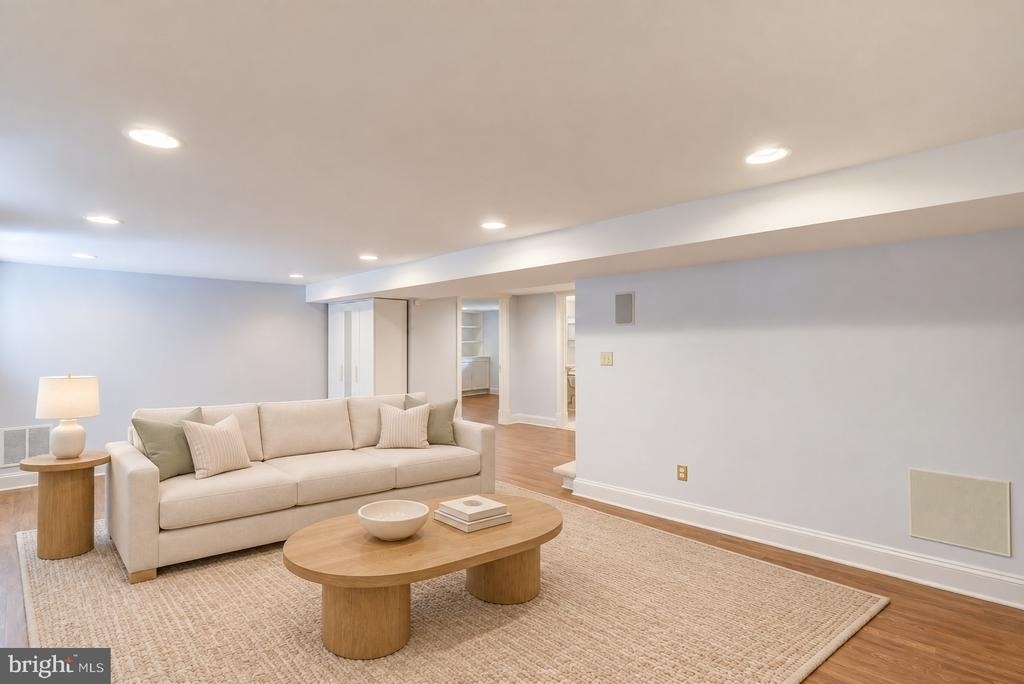 209 W Masonic View Avenue - Photo 18
