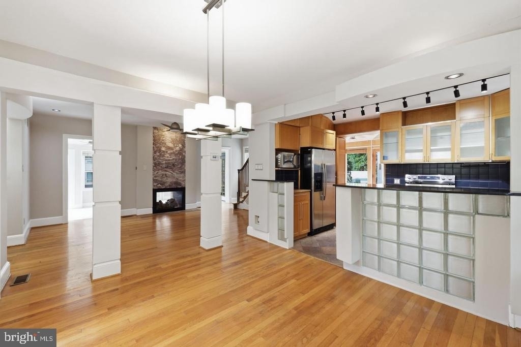 1706 N Glebe Road - Photo 4