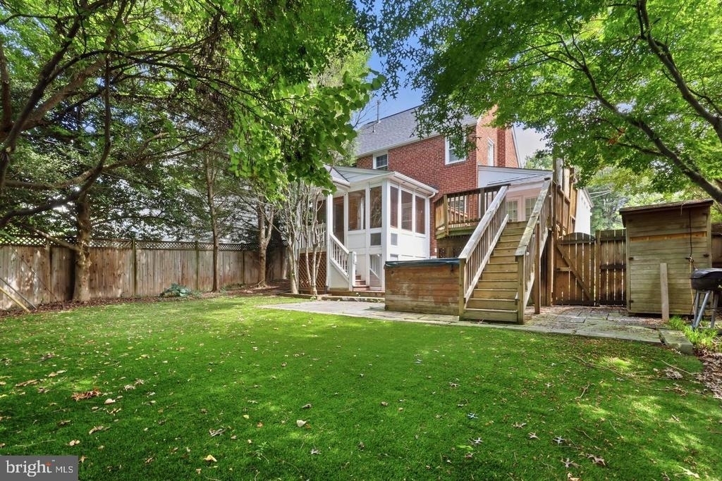 1706 N Glebe Road - Photo 1