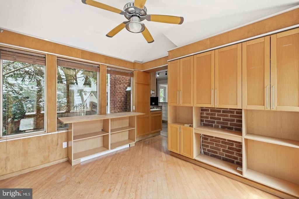 1706 N Glebe Road - Photo 14