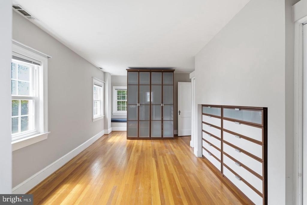 1706 N Glebe Road - Photo 24